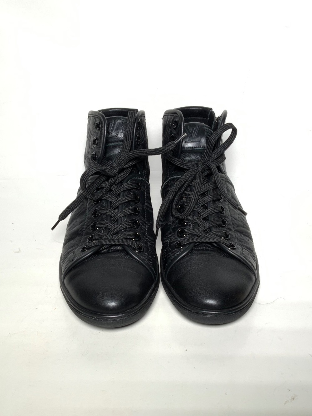 Authentic men’s Louis Vuitton Black Damier High Top Front Lace Zipper Shies 61/2